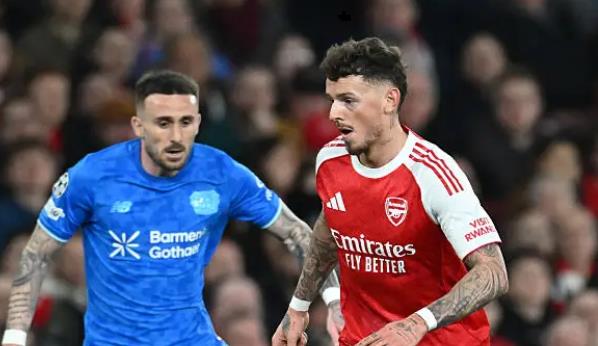 Ben White (7 điểm): Lẽ ra anh đ&atilde; c&oacute; thể đưa Ph&aacute;o thủ vượt l&ecirc;n dẫn trước, nhưng lại vung ch&acirc;n s&uacute;t trượt b&oacute;ng trong một t&igrave;nh huống b&oacute;ng lộn xộn trong v&ograve;ng cấm. C&oacute; một v&agrave;i đường chuyền hơi cẩu thả, đ&aacute;nh mất quyền kiểm so&aacute;t b&oacute;ng ngay tr&ecirc;n phần s&acirc;n nh&agrave; ở hiệp hai.