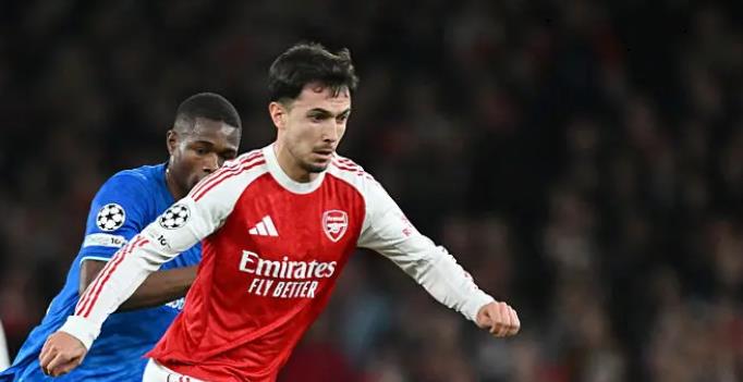 Martin Zubimendi (7 điểm): Hoạt động năng nổ trong hiệp một, t&igrave;m ra những khoảng trống ph&ugrave; hợp v&agrave; tung ra một số đường chuyền tốt. Đầu hiệp hai, anh đ&atilde; bắt b&agrave;i đường chuyền của Christian Kofane để ngăn chặn một cơ hội nguy hiểm của đối thủ.