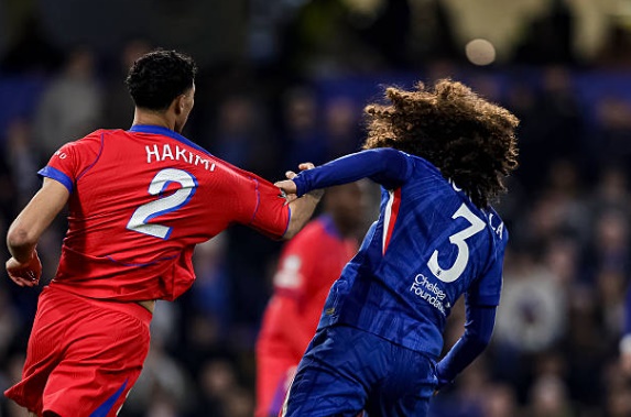 Marc Cucurella &ndash; 6.0 điểm Nh&agrave; v&ocirc; địch Euro 2024 đ&atilde; thi đấu dưới kỳ vọng trong trận n&agrave;y. Cucurella thiếu đi sự hung phấn v&agrave; năng lượng thường thấy để truyền lửa cho d&agrave;n cầu thủ trẻ của Chelsea. Anh thường xuy&ecirc;n bị hụt hơi trong c&aacute;c pha đua tốc độ với Achraf Hakimi v&agrave; kh&ocirc;ng đ&oacute;ng g&oacute;p được nhiều cho mặt trận tấn c&ocirc;ng b&ecirc;n h&agrave;nh lang c&aacute;nh tr&aacute;i.