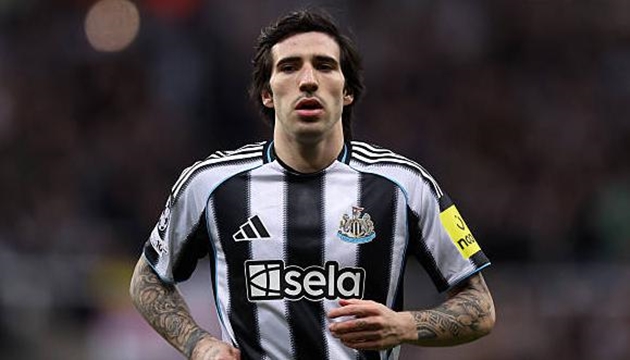 Sandro Tonali l&agrave; một trong những mục ti&ecirc;u của Manchester United.