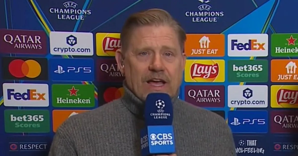 Chuyển m&igrave;nh từ cầu thủ sang chuy&ecirc;n gia.