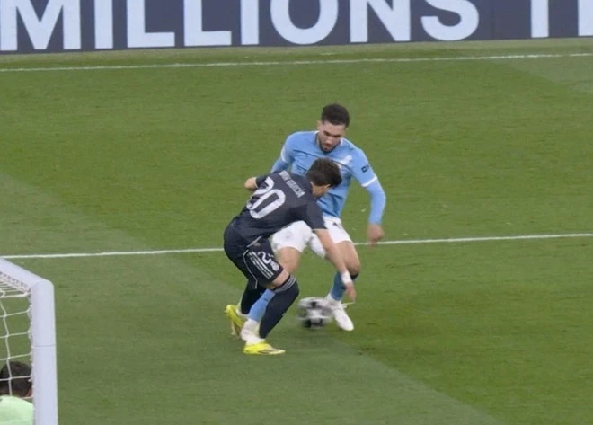 Fran Garcia (7,1): Kh&oacute;a chặt Cherki b&ecirc;n c&aacute;nh tr&aacute;i. Anh d&acirc;ng cao hiệu quả hơn ở hiệp hai.