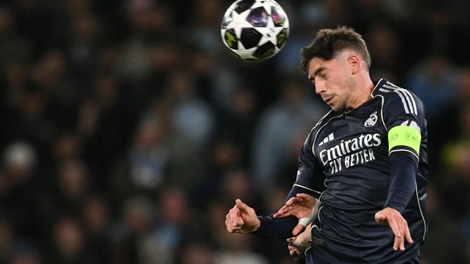 Valverde (7): Bỏ lỡ pha đối mặt Donnarumma ở đầu trận, nhưng b&ugrave; lại anh thi đấu cực kỳ năng nổ để hỗ trợ Trent ph&ograve;ng ngự.