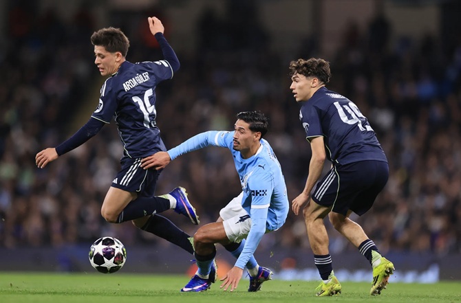 Guler (7): Chơi ấn tượng trong hiệp một, che chắn v&agrave; lu&acirc;n chuyển b&oacute;ng cực tốt dưới &aacute;p lực.