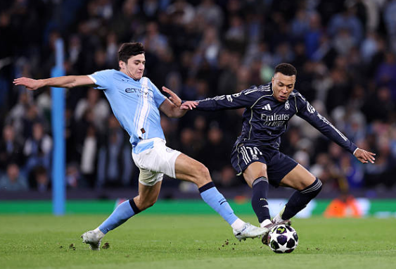 Khusanov (5.8): Đ&atilde; c&oacute; một trận đấu đầy nỗ lực khi li&ecirc;n tục theo k&egrave;m v&agrave; ngăn chặn th&agrave;nh c&ocirc;ng Vinicius, xứng đ&aacute;ng nhận được một kết quả t&iacute;ch cực hơn so với diễn biến tr&ecirc;n s&acirc;n.