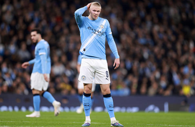 Haaland (7.4): Cầu thủ xuất sắc nhất đội khi trực tiếp ghi b&agrave;n v&agrave; thi đấu x&ocirc;ng x&aacute;o hơn hẳn lượt đi, lu&ocirc;n l&agrave; mối đe dọa thường trực trước khi rời s&acirc;n nhường chỗ cho đồng đội.