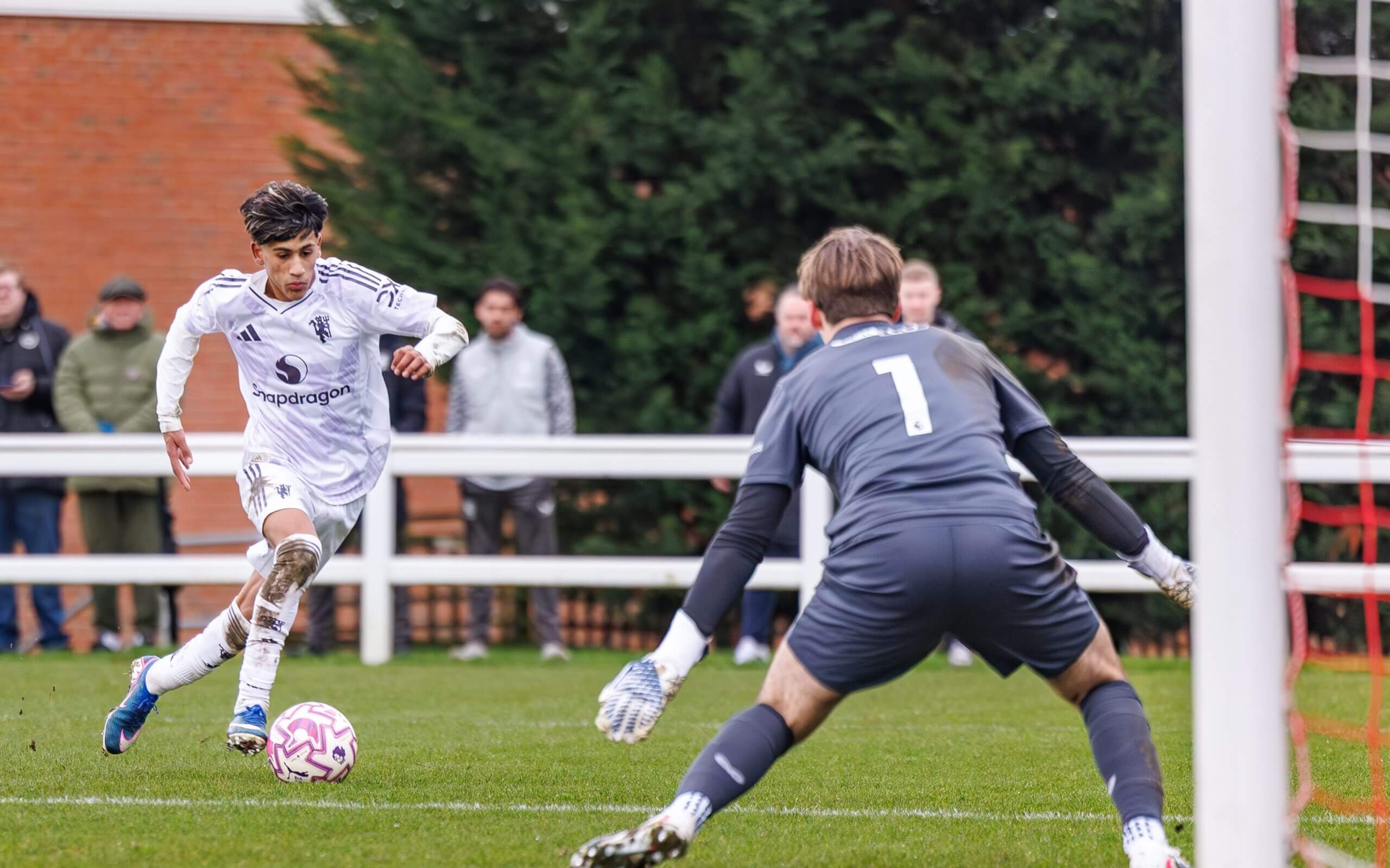 Tại Old Trafford, cơ hội cho t&agrave;i năng trẻ thật sự.