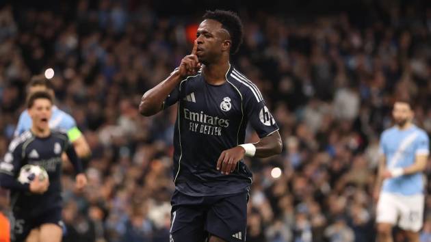 Ảnh bài viết Vinicius nhại động tác khóc trả đũa CĐV Man City