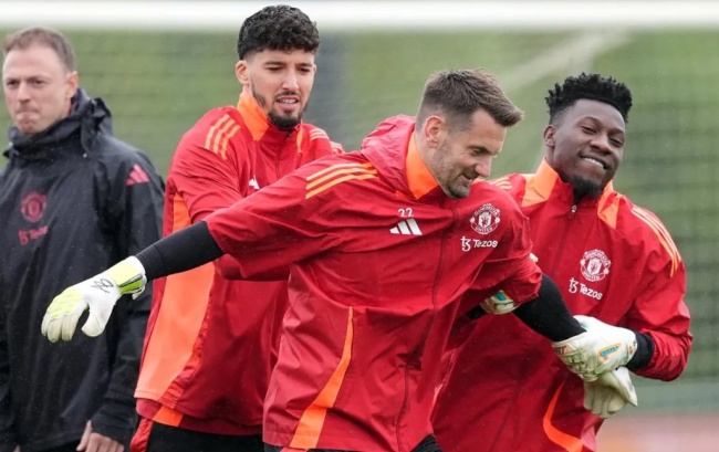 Ảnh bài viết Vì sao MU quyết bán Andre Onana và thanh lý dàn thủ môn?