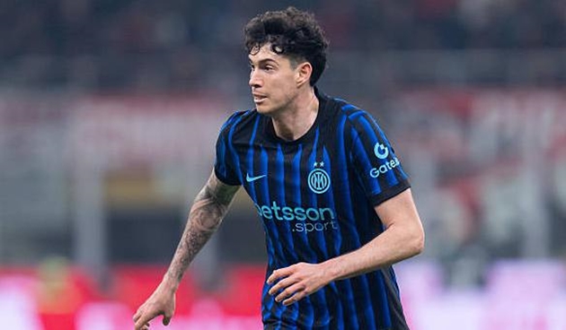 Alessandro Bastoni nằm trong tầm ngắm của Barcelona.