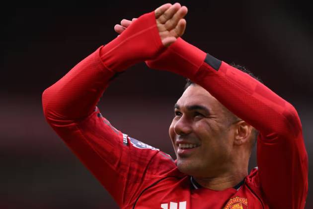 Casemiro g&acirc;y tiếc nuối với quyết định rời MU sau m&ugrave;a giải n&agrave;y.