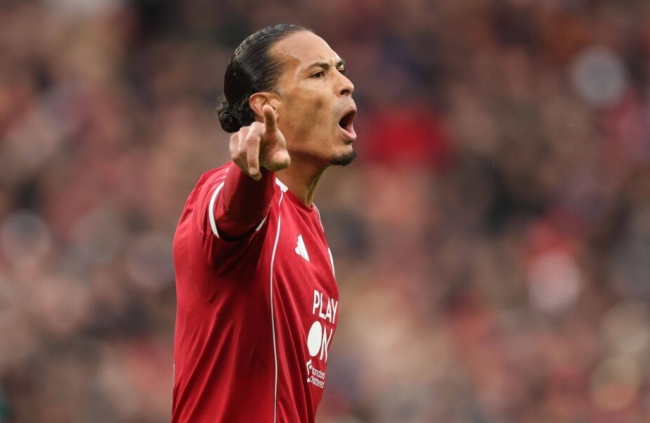 Van Dijk muốn người h&acirc;m mộ đo&agrave;n kết với c&aacute;c cầu thủ. 