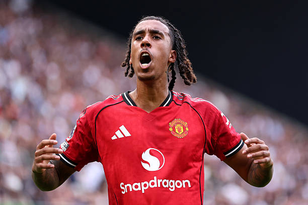 Ảnh bài viết Gia nhập Man Utd, Leny Yoro thừa nhận bị sốc vì một điều