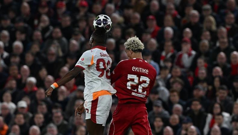 Liverpool gặp kh&ocirc;ng &iacute;t &aacute;p lực trước trận.