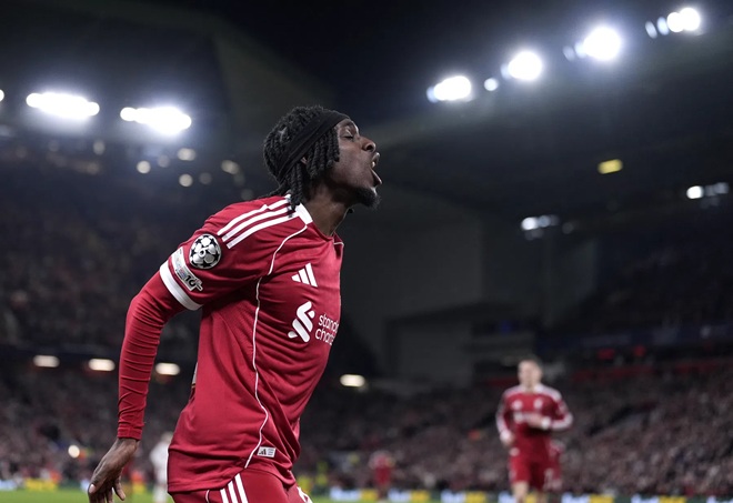 Jeremie Frimpong (6,9): Phải đối đầu với một Yilmaz đầy nguy hiểm nhưng đ&atilde; ho&agrave;n th&agrave;nh tốt nhiệm vụ.