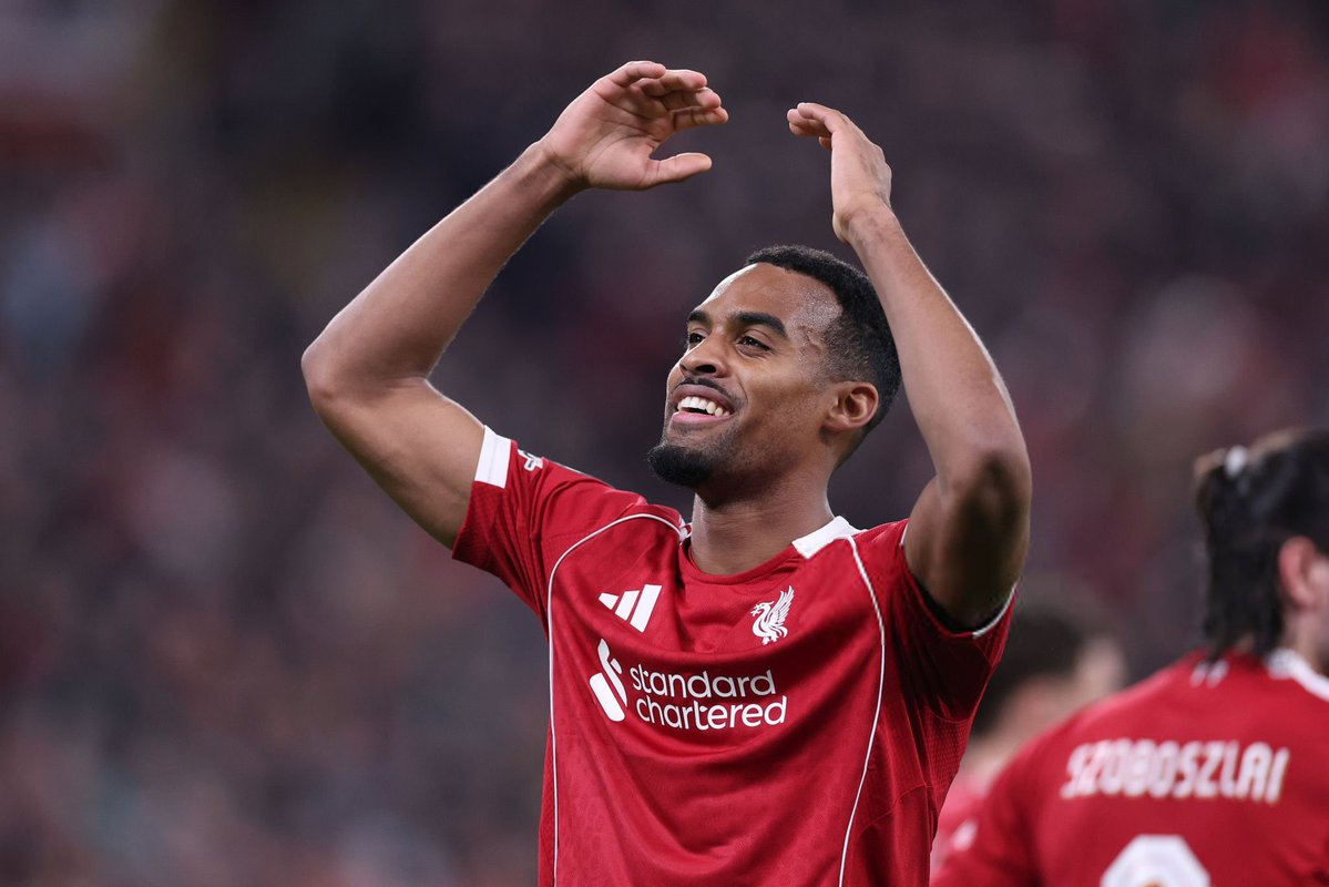 Ryan Gravenberch (7,8): Thể hiện tầm ảnh hưởng lớn ở khu trung tuyến v&agrave; trực tiếp ghi b&agrave;n thắng thứ ba, qua đ&oacute; tạo ra c&aacute;ch biệt an to&agrave;n v&agrave; đ&aacute;nh gục mọi &yacute; ch&iacute; của đối thủ.