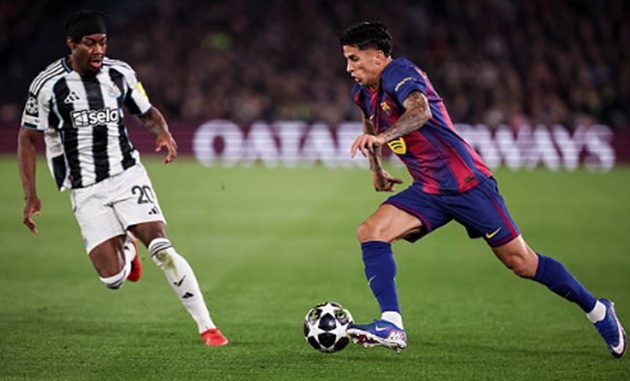 Joao Cancelo (6.5): T&iacute;ch cực d&acirc;ng cao tấn c&ocirc;ng nhưng v&ocirc; t&igrave;nh để lộ khoảng trống lớn ph&iacute;a sau cho Newcastle khai th&aacute;c.