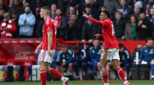 Nottingham Forest ưu ti&ecirc;n cho việc trụ hạng Ngoại hạng Anh.