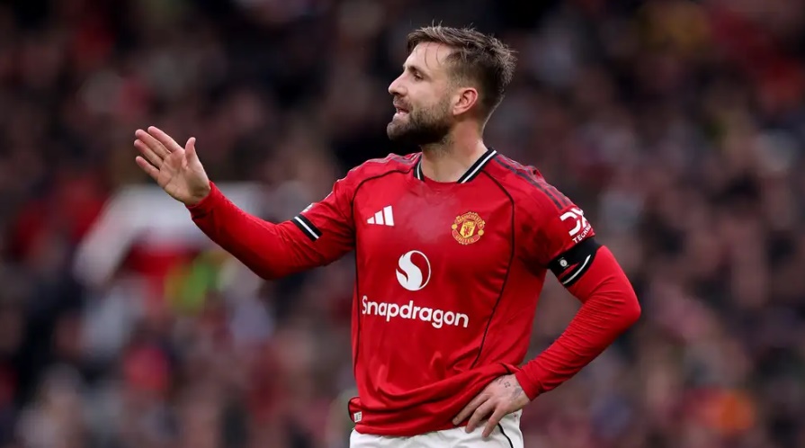 Shaw hay Dalot kh&ocirc;ng phải l&agrave; những lựa chọn l&acirc;u d&agrave;i cho vị tr&iacute; hậu vệ c&aacute;nh MU.