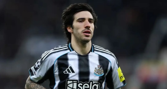 MU đ&agrave;m ph&aacute;n mua Tonali.