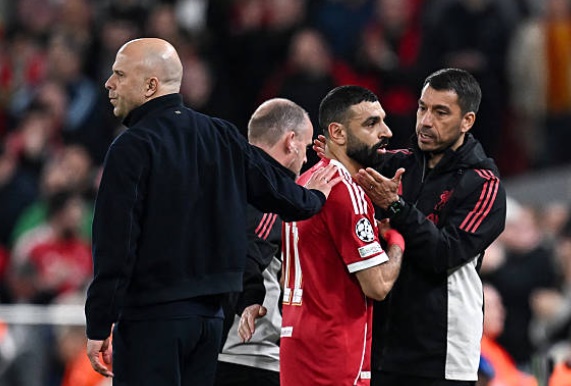 Ảnh bài viết Lửa Anfield rực cháy cứu lấy chiếc ghế của Arne Slot