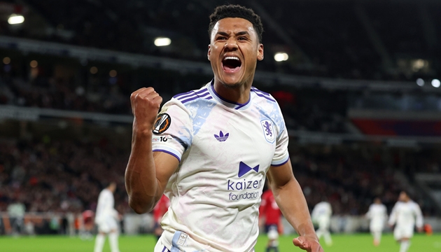 Lille kh&oacute; cản Aston Villa.