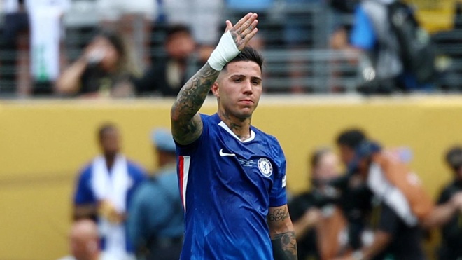 Enzo đ&atilde; &uacute;p mở khả năng rời Chelsea.