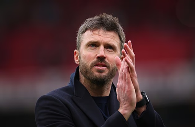 HLV Carrick n&oacute;i về Fernandes v&agrave; 