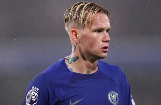 Mudryk trong m&agrave;u &aacute;o Chelsea. 