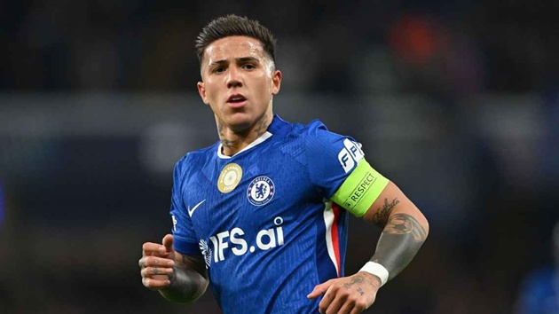 Rosenior x&aacute;c nhận Enzo cam kết tương lai với Chelsea.