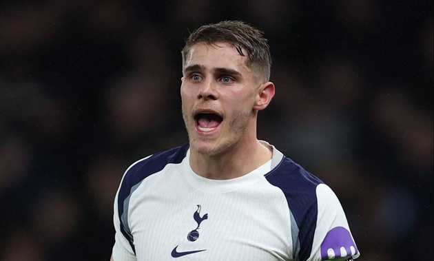 Ảnh bài viết Van de Ven đá cánh trái là chìa khóa trụ hạng cho Spurs