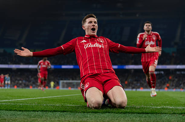 Anderson g&acirc;y ấn tượng mạnh mẽ dưới m&agrave;u &aacute;o Nottingham. 