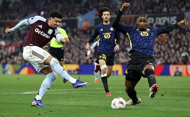 Ảnh bài viết Jadon Sancho tìm lại bản ngã ngôi sao sau chuỗi ngày u tối