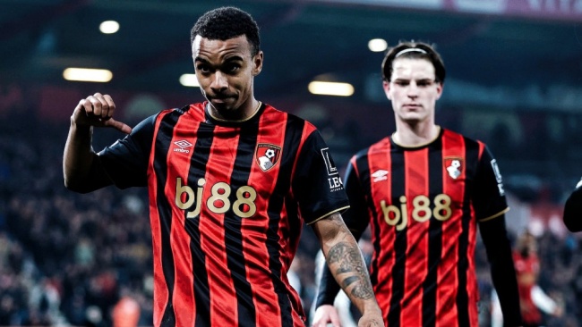  Junior Kroupi ghi b&agrave;n cho Bournemouth.