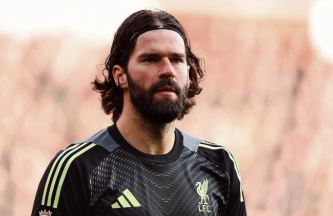 Alisson dính chấn thương, Liverpool mất trụ cột đấu Brighton