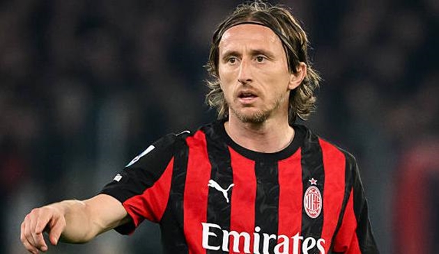 Luka Modric l&agrave; linh hồn trong lối chơi của AC Milan.
