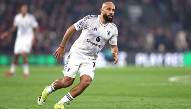 Tiền đạo cắm: Bryan Mbeumo (6.9 điểm) Mbeumo di chuyển rộng v&agrave; t&iacute;ch cực kết nối với c&aacute;c vệ tinh xung quanh để tạo ra c&aacute;c cơ hội phối hợp. Tuy nhi&ecirc;n, anh lại thiếu đi sự sắc b&eacute;n cần thiết của một trung phong trong v&ograve;ng cấm để chuyển h&oacute;a những t&igrave;nh huống thuận lợi th&agrave;nh b&agrave;n thắng cụ thể.