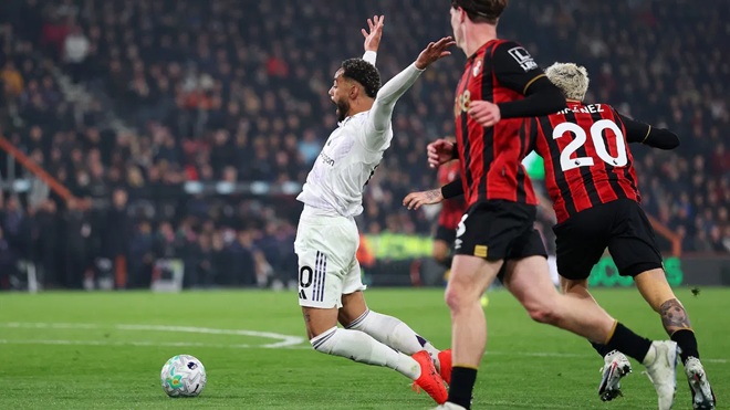 Cunha mang về t&igrave;nh huống mở tỷ số cho MU.