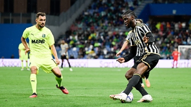H&agrave;ng c&ocirc;ng Juventus th&aacute;ch thức h&agrave;ng thủ Sassuolo.