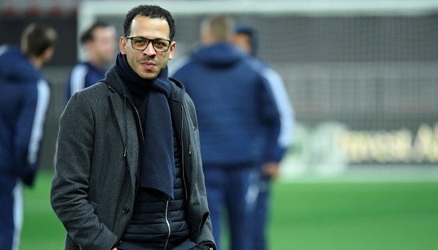 Rosenior đang đối mặt với nhiều &aacute;p lực tại Chelsea.