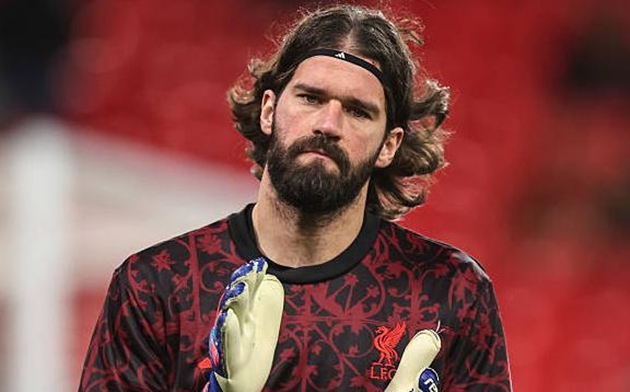 Alisson Becker lại d&iacute;nh chấn thương d&agrave;i hạn.