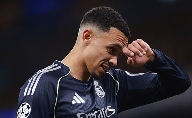 Ảnh bài viết Gerrard giải mã lý do Tuchel bỏ rơi Alexander-Arnold