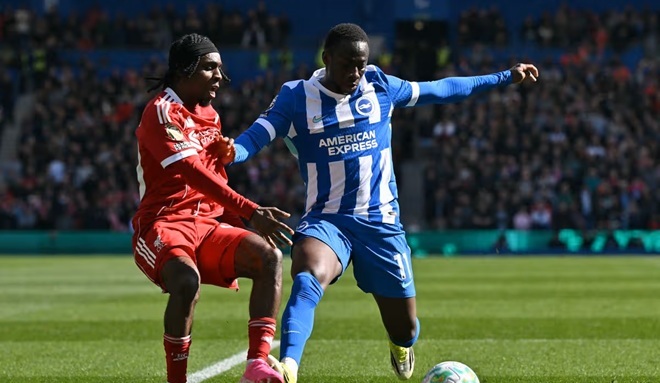 Gerrard phẫn nộ vì sao Brighton ăn vạ không bị phạt