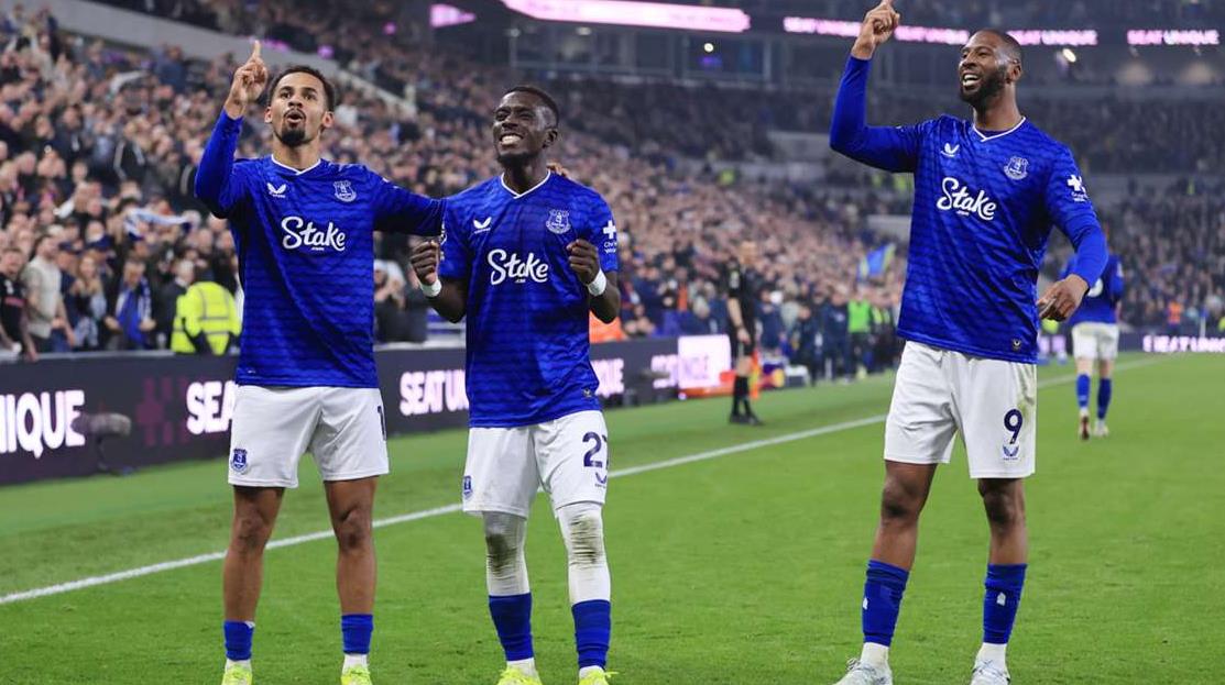 Everton xứng đ&aacute;ng với thắng lợi 3-0.