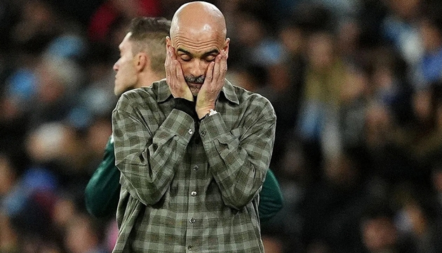 Pep Guardiola đang đối mặt với rất nhiều &aacute;p lực.