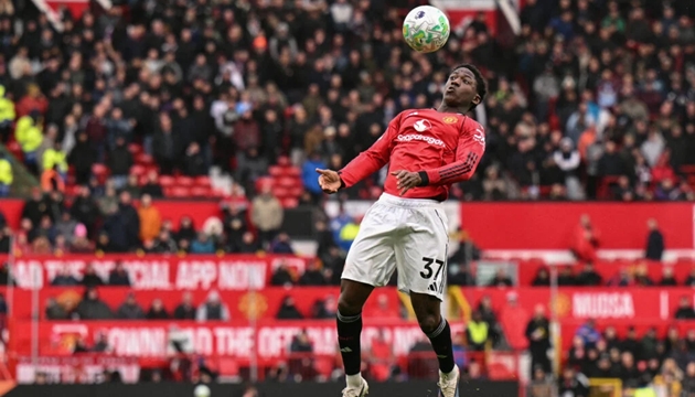 Được Carrick tin tưởng, Mainoo c&agrave;ng tỏa s&aacute;ng.