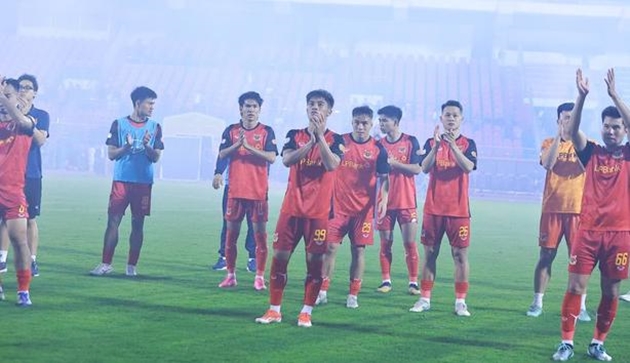 M&agrave;n tr&igrave;nh diễn của Ninh B&igrave;nh thực tế vẫn để lại nhiều nỗi lo.