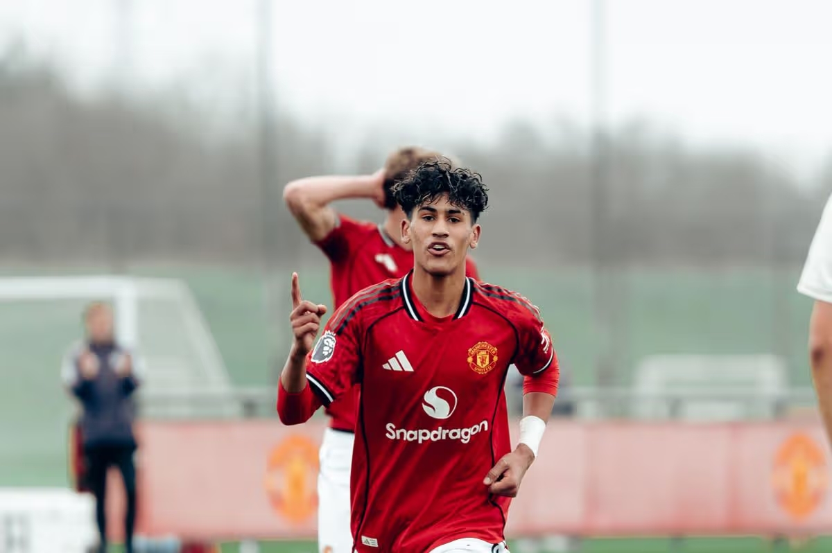 JJ Gabriel đang g&acirc;y ấn tượng trong m&agrave;u &aacute;o c&aacute;c đội tuyển trẻ Man Utd.