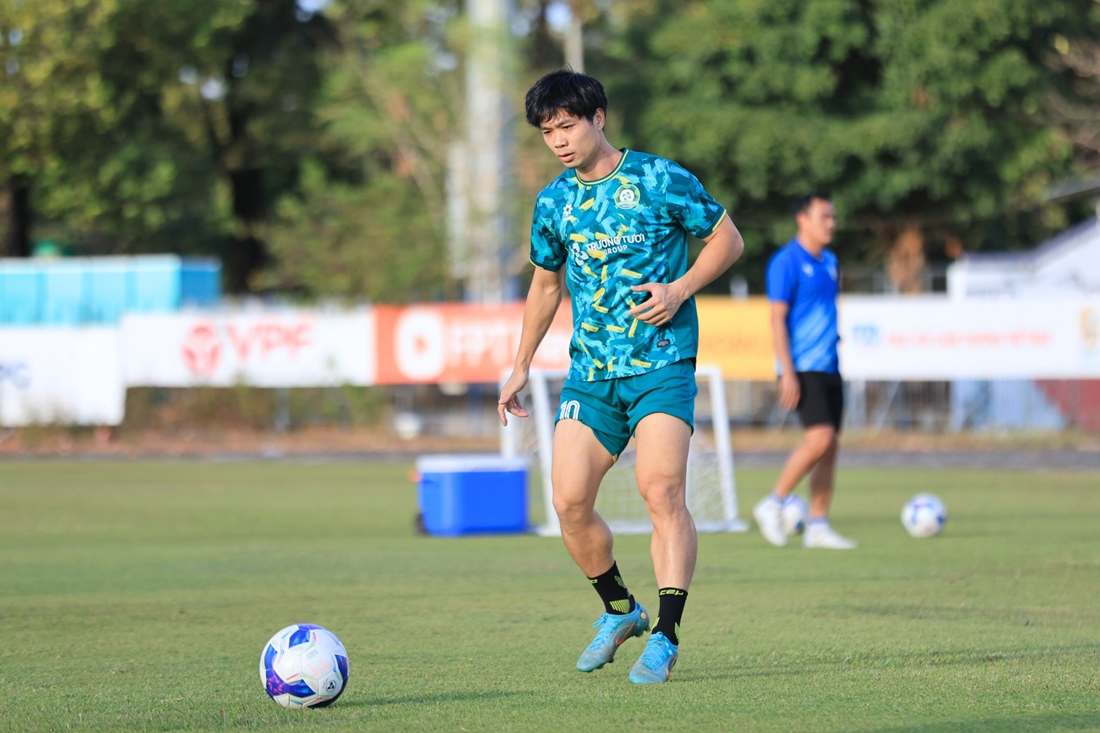 Nguyễn C&ocirc;ng Phượng phải nghỉ hết m&ugrave;a v&igrave; chấn thương. Ảnh: Đồng Nai FC.