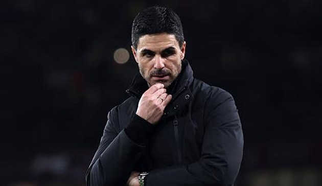 Mikel Arteta v&agrave; Arsenal cần chiếc c&uacute;p EFL để khẳng định vị thế.
